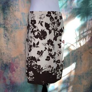 ☀️ Kenneth Cole Floral Print Skirt